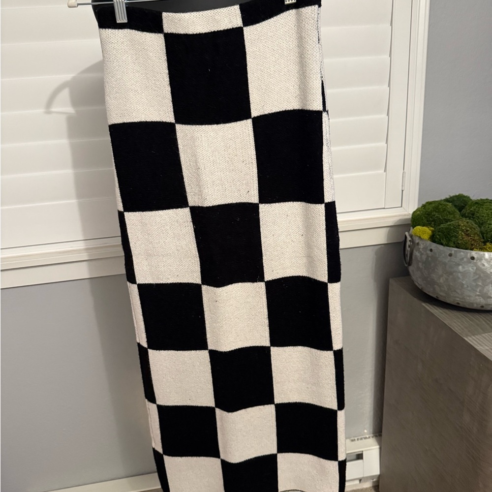 Dressed in LALA Monochrome Check Pencil Skirt
